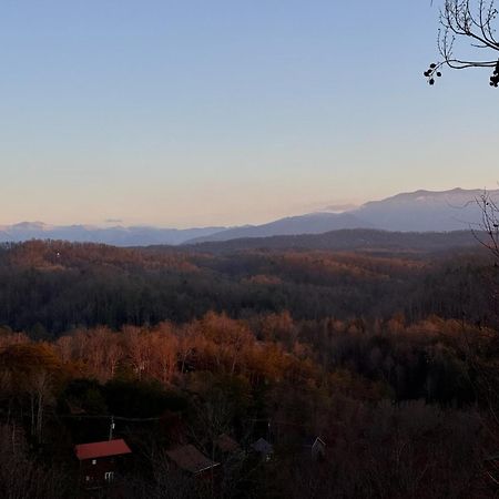 Smoky Paws - Exceptional Cabin, Stunning Mountain Views, Hot Tub, Tranquil, Gigabit Internet, Free L2 Ev Pigeon Forge Exteriör bild