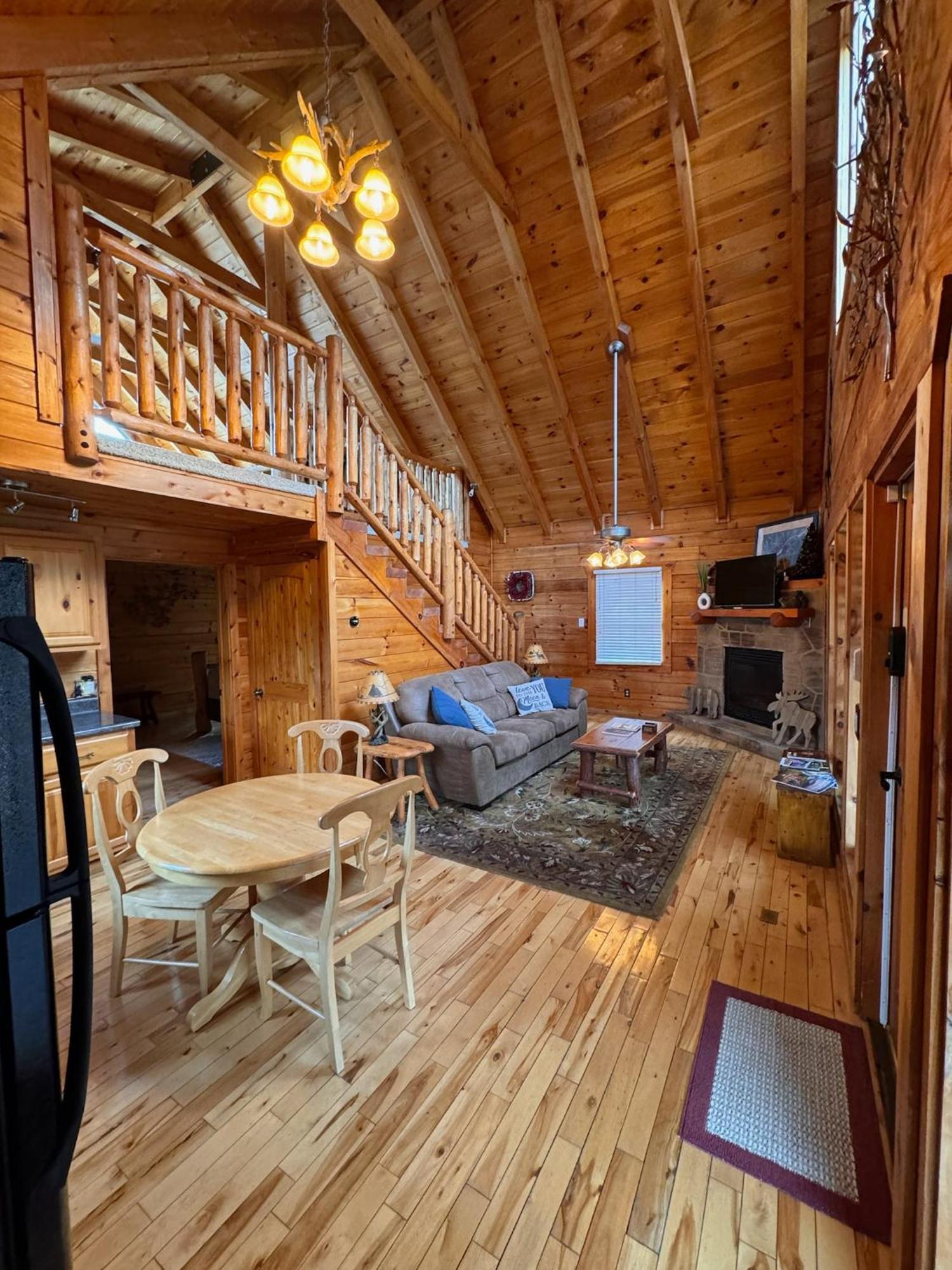 Smoky Paws - Exceptional Cabin, Stunning Mountain Views, Hot Tub, Tranquil, Gigabit Internet, Free L2 Ev Pigeon Forge Exteriör bild