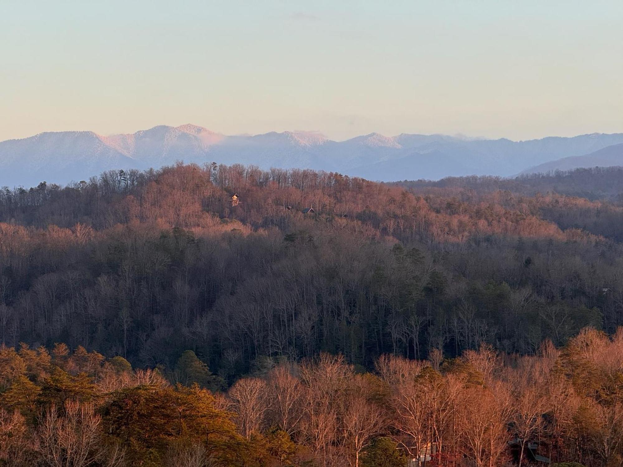 Smoky Paws - Exceptional Cabin, Stunning Mountain Views, Hot Tub, Tranquil, Gigabit Internet, Free L2 Ev Pigeon Forge Exteriör bild