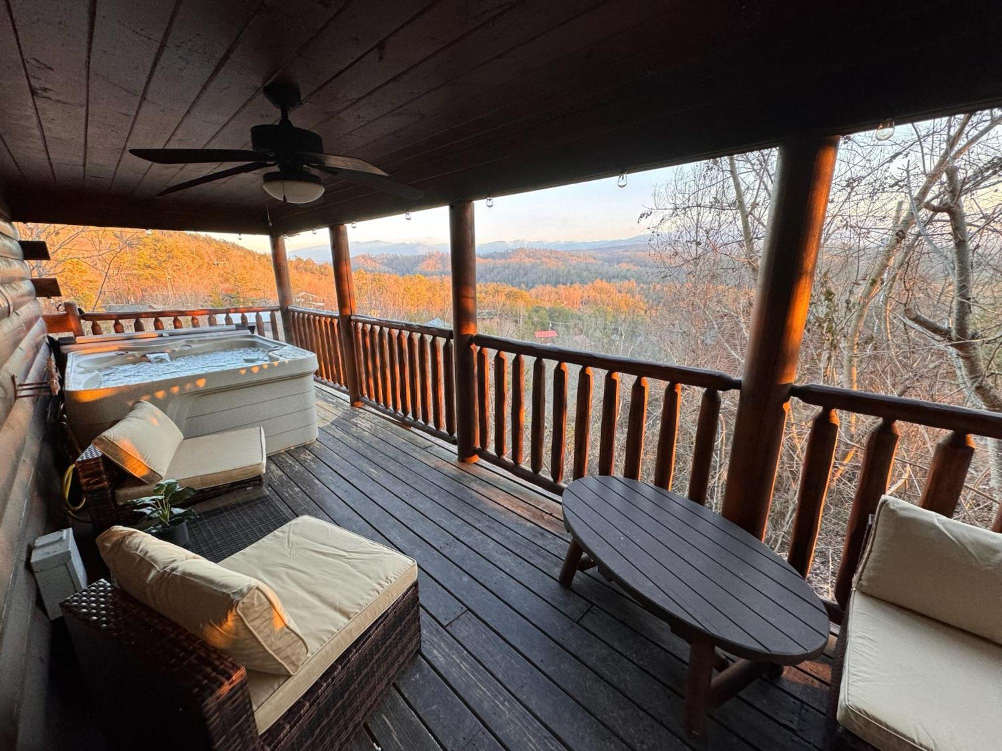 Smoky Paws - Exceptional Cabin, Stunning Mountain Views, Hot Tub, Tranquil, Gigabit Internet, Free L2 Ev Pigeon Forge Exteriör bild