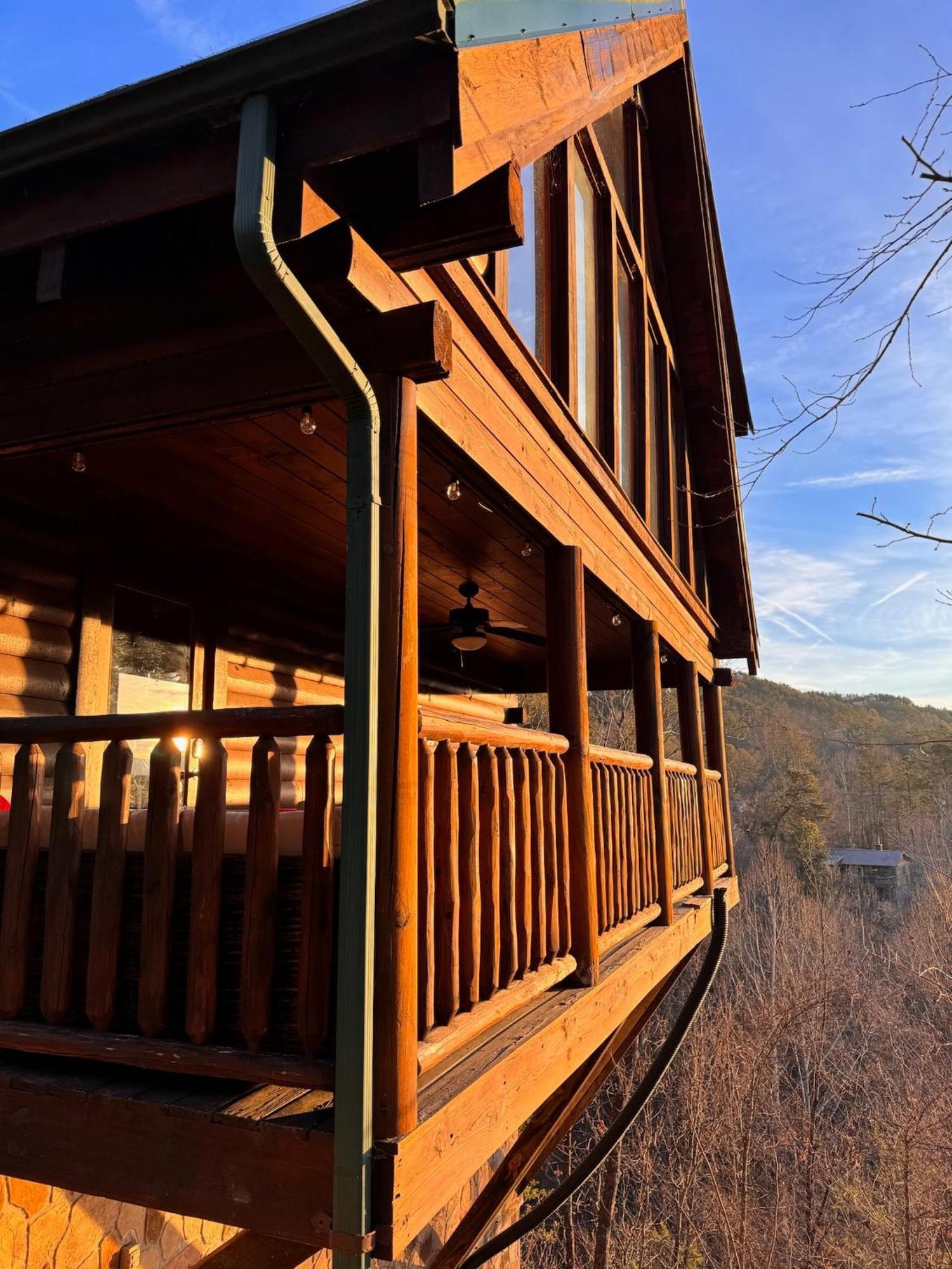 Smoky Paws - Exceptional Cabin, Stunning Mountain Views, Hot Tub, Tranquil, Gigabit Internet, Free L2 Ev Pigeon Forge Exteriör bild