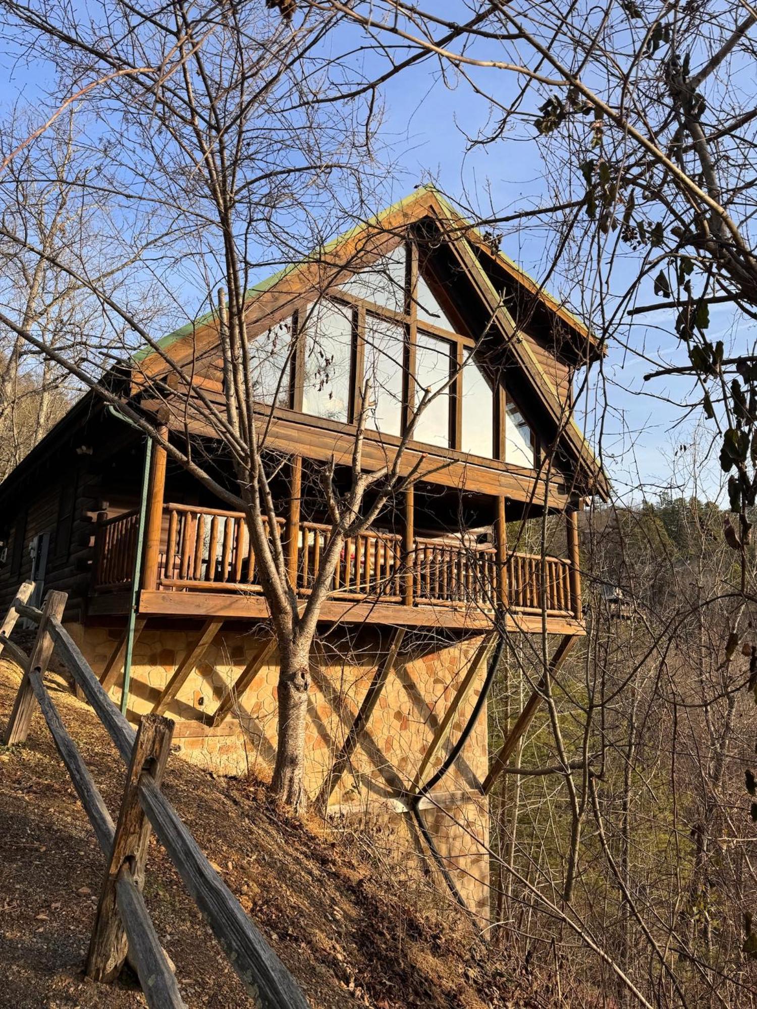 Smoky Paws - Exceptional Cabin, Stunning Mountain Views, Hot Tub, Tranquil, Gigabit Internet, Free L2 Ev Pigeon Forge Exteriör bild