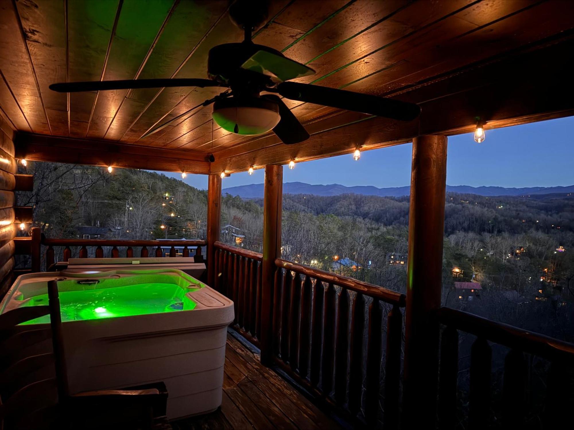 Smoky Paws - Exceptional Cabin, Stunning Mountain Views, Hot Tub, Tranquil, Gigabit Internet, Free L2 Ev Pigeon Forge Exteriör bild
