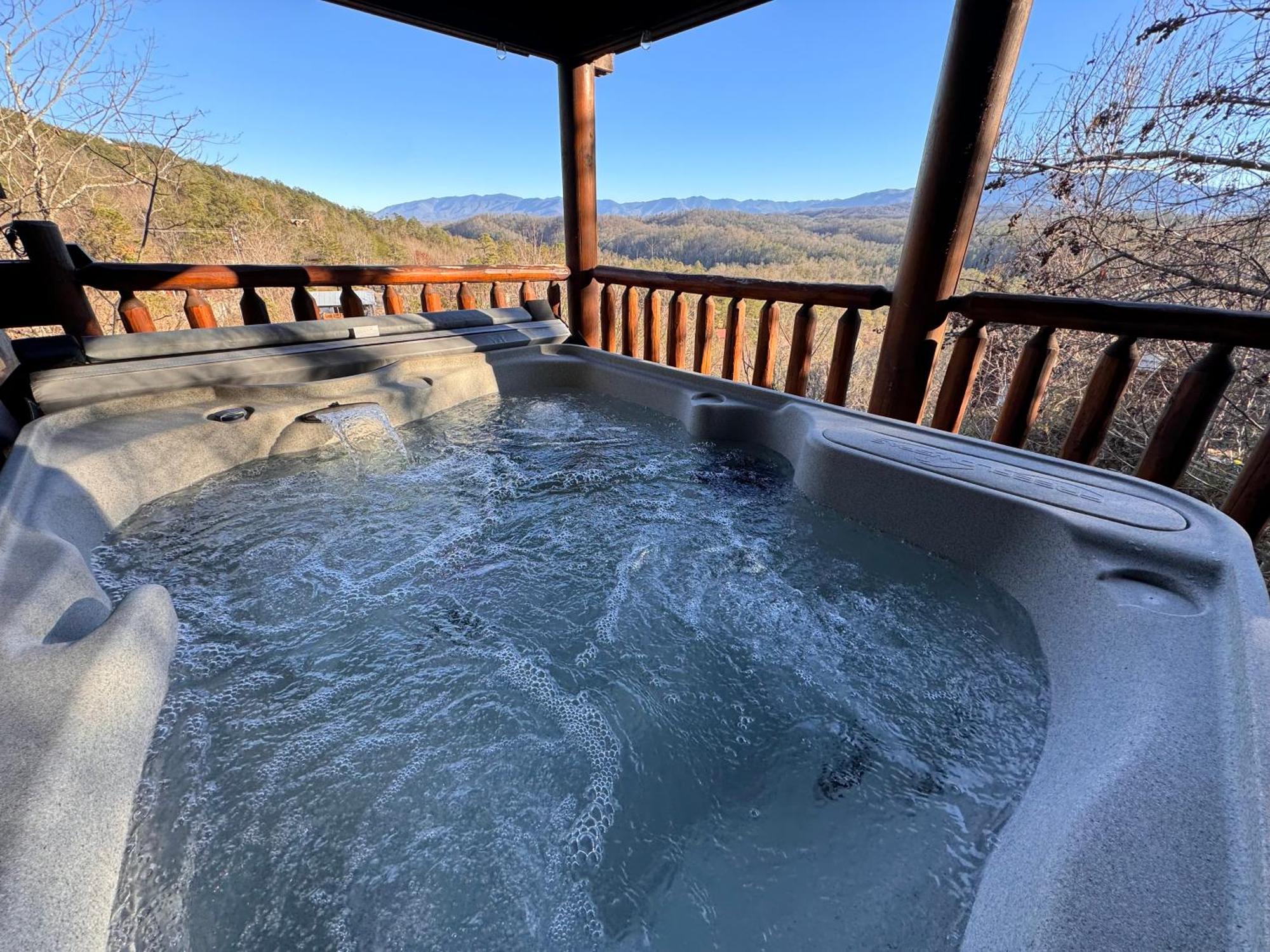 Smoky Paws - Exceptional Cabin, Stunning Mountain Views, Hot Tub, Tranquil, Gigabit Internet, Free L2 Ev Pigeon Forge Exteriör bild